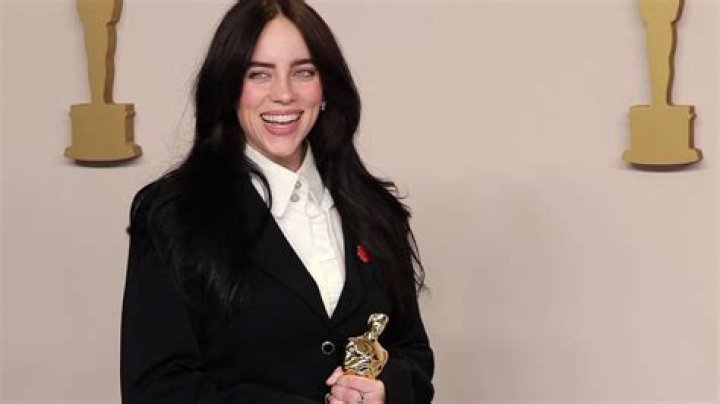 Billie Eilish: Understanding the Public Interest in Her Evolving Look, Including 'Billie Eilish Boobs'