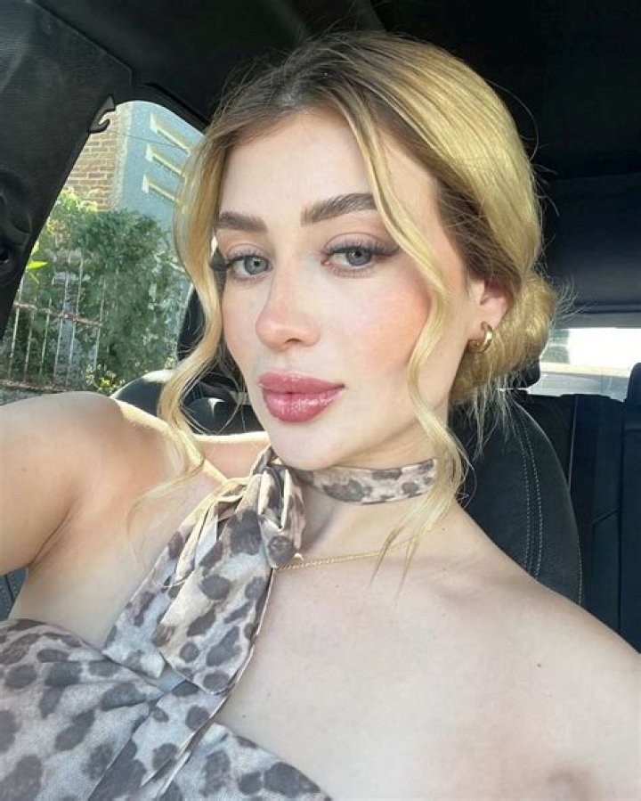 Camilla Araujo: Discovering the Influencer Behind the Screen and Viral Moments