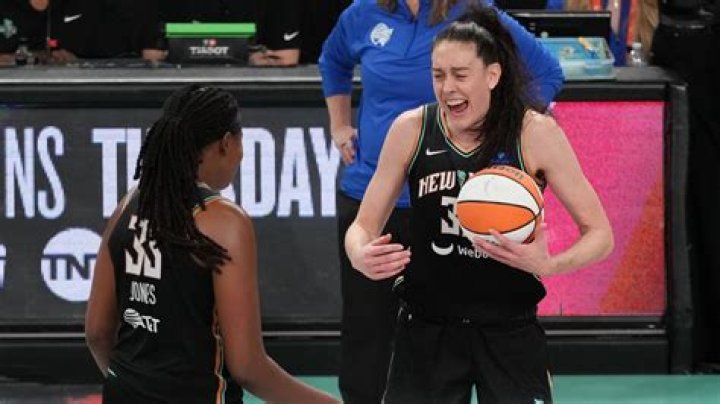 Courtney Williams: A WNBA Star Making Her Mark