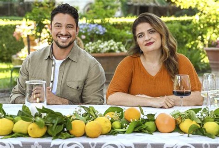 Discovering Alex Guarnaschelli: A Culinary Journey from Kitchen to Screen