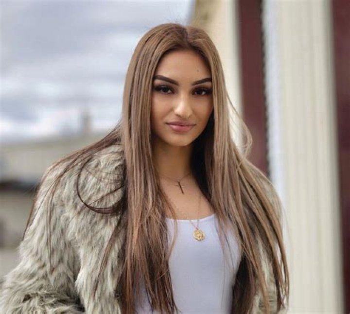 Exploring Noemy is Cool: Unpacking the OnlyFans Curiosity and Her Viral Online Presence