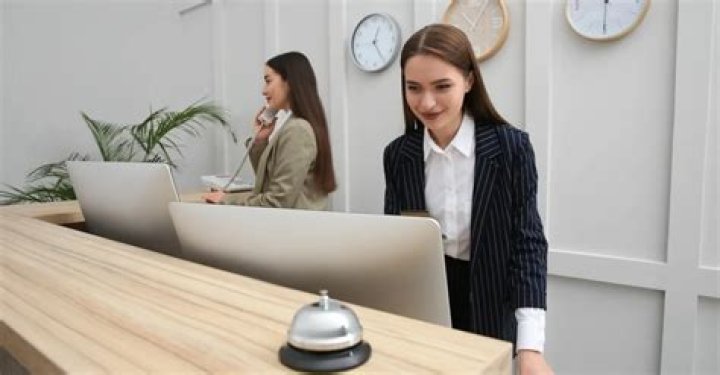 Finding Your Way: Contacting Fashion Nova Customer Service by Email