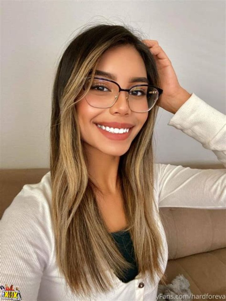 Jamelizsmth Porn: Discovering the Real Person Behind the Search