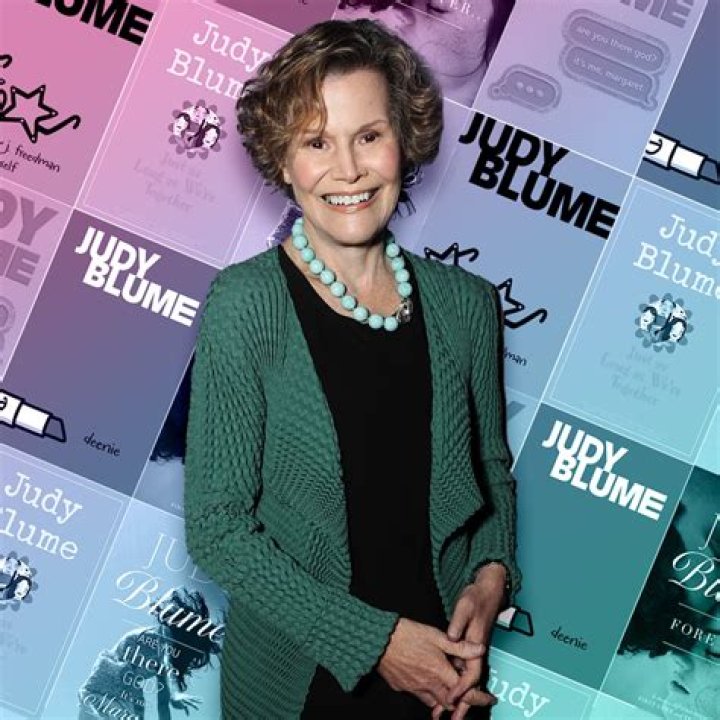Judy Blooms at 18: The Unforgettable Early Years of a Showbiz Icon