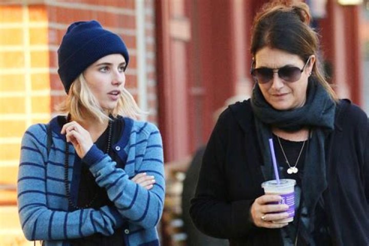 Kelly Cunningham: Meet Emma Roberts' Mom and the Woman Behind the Star