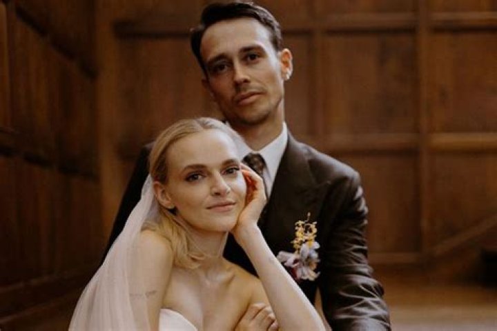 Taylor Momsen's Dating Life: Is She Single or Seeing Someone?